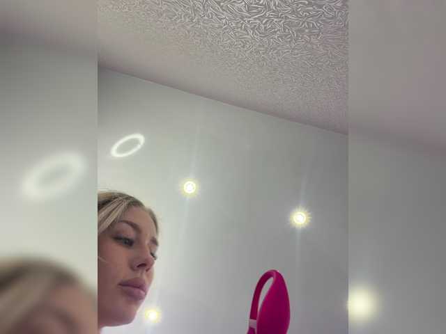 Lovensesgirl live cam