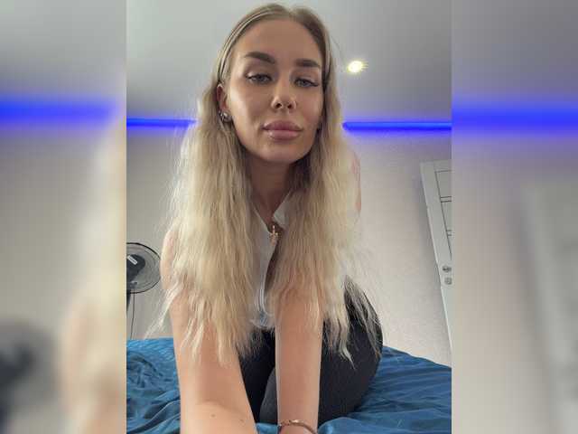 Lovensesgirl live cam on BongaCams