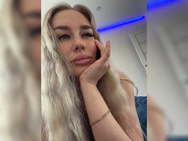 модель Lovensesgirl