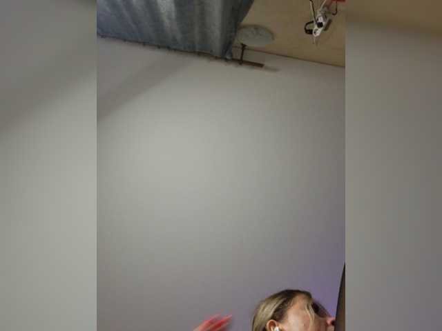 Darina24, live now on BongaCams