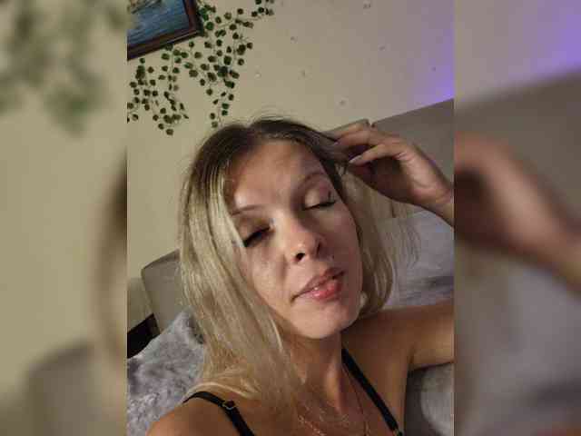 Darina24 Sex Cam Show
