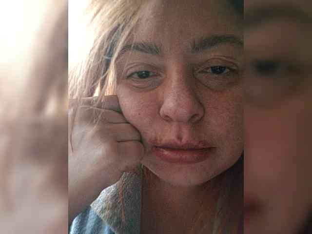 Dinochka38 webcam