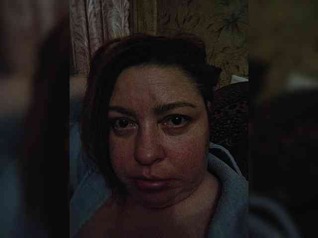 Dinochka38 webcam