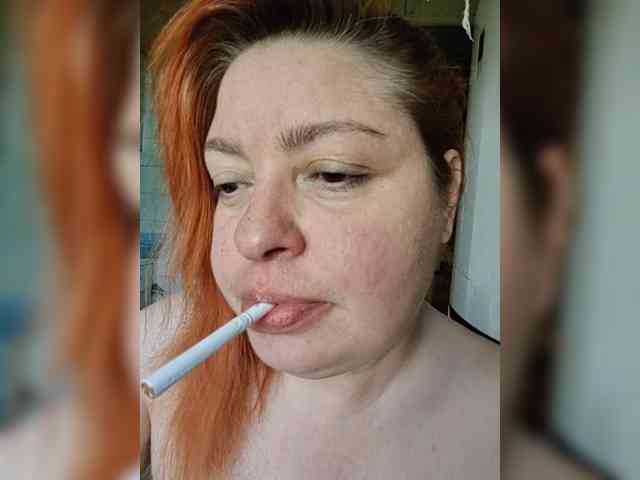 Dinochka38 webcam