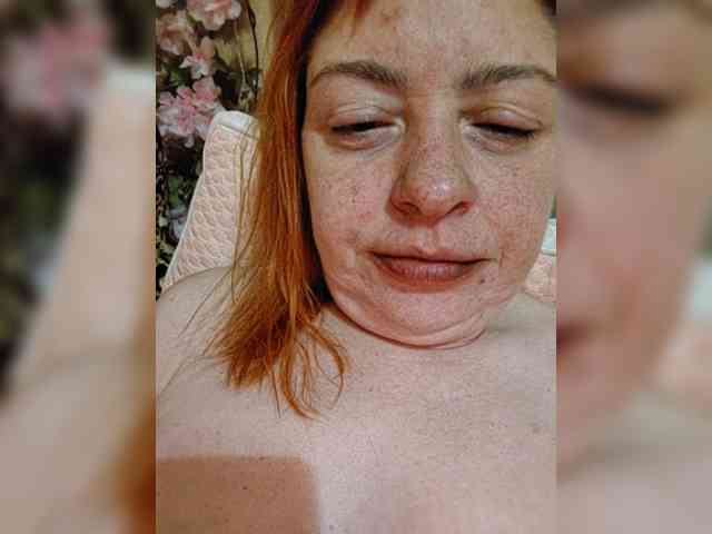 Dinochka38 webcam