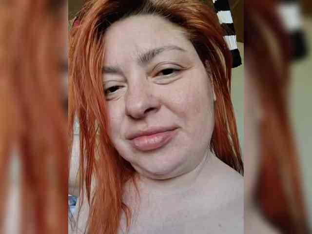 Dinochka38 webcam