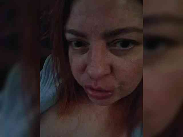 Dinochka38 webcam