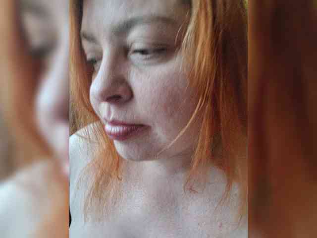 Dinochka38 webcam