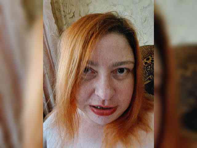 Dinochka38 webcam