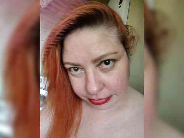 Dinochka38 webcam