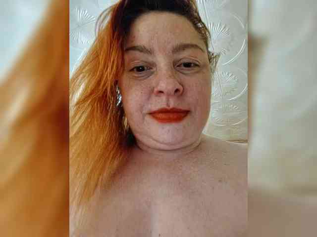 Dinochka38 webcam