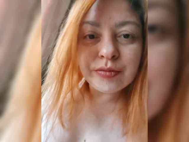 Dinochka38 webcam