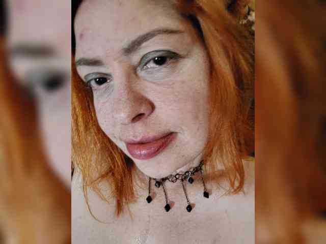 Dinochka38 webcam