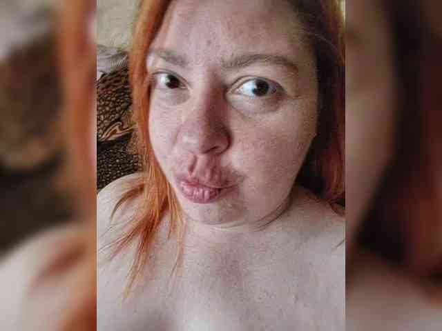 Dinochka38 webcam