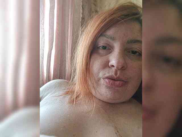 Dinochka38 webcam
