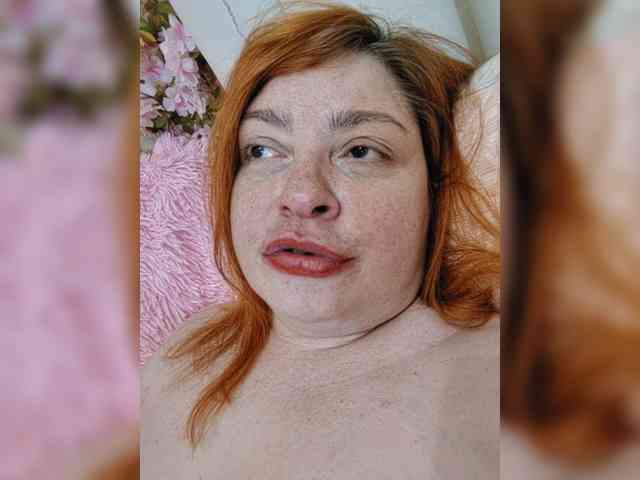 Dinochka38 webcam