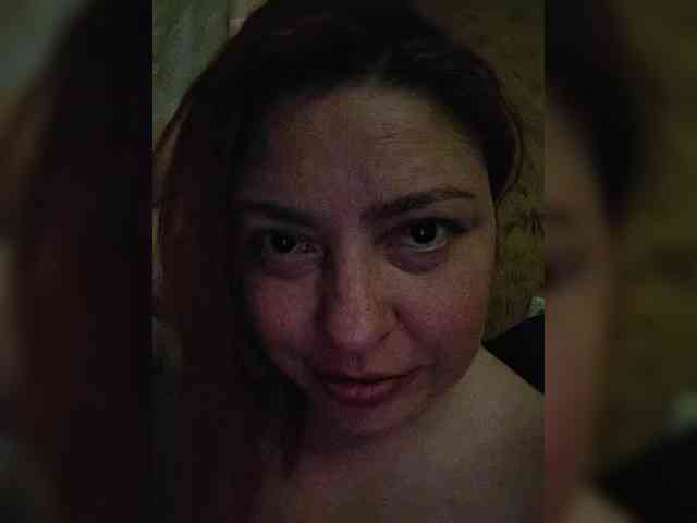 Dinochka38 webcam