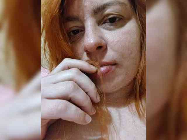 Dinochka38 webcam