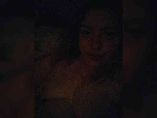 Dinochka38 webcam