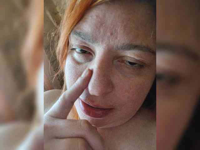 Dinochka38 webcam