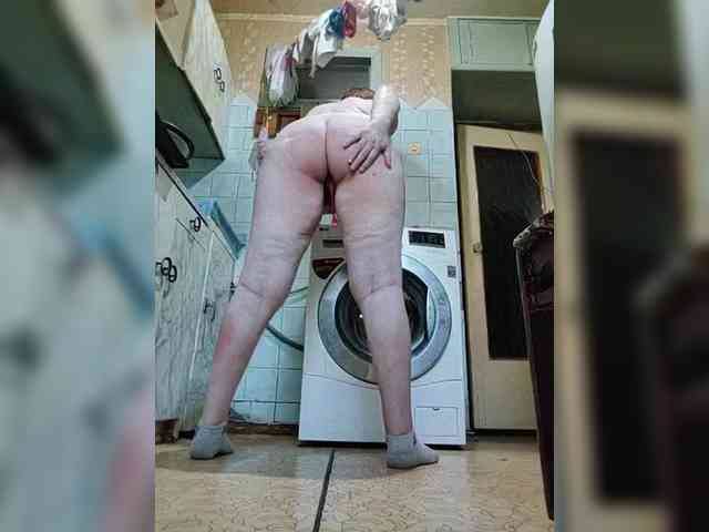 Dinochka38 webcam