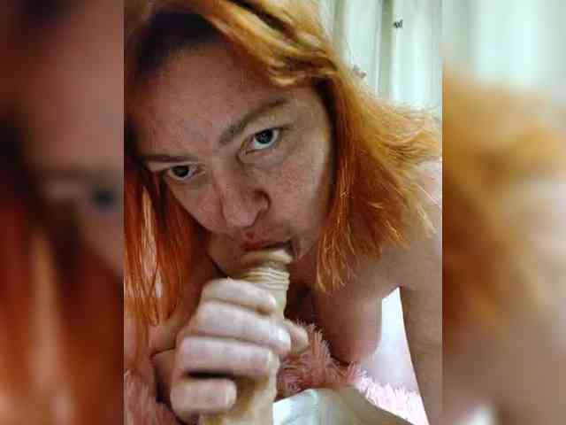 Dinochka38 webcam