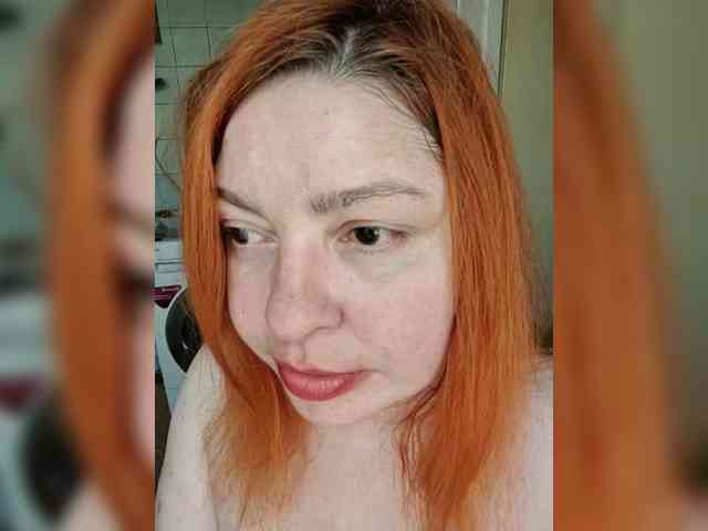Dinochka38 webcam
