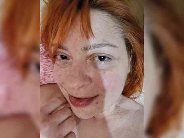 Dinochka38 webcam