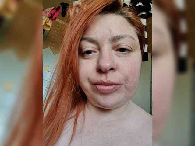 Dinochka38 webcam