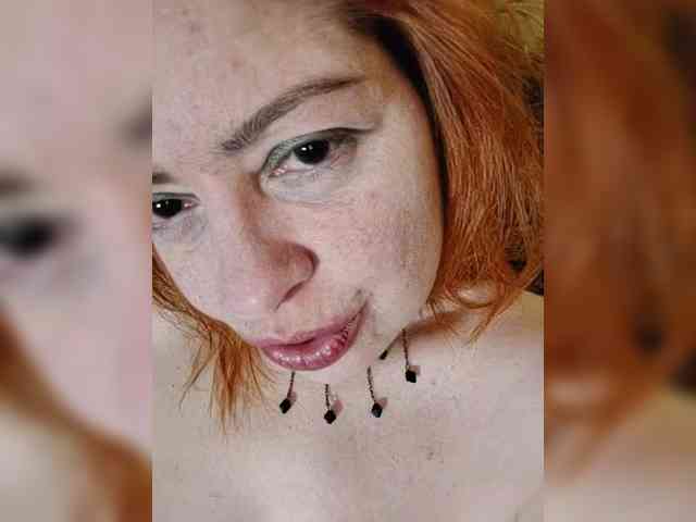 Dinochka38 webcam