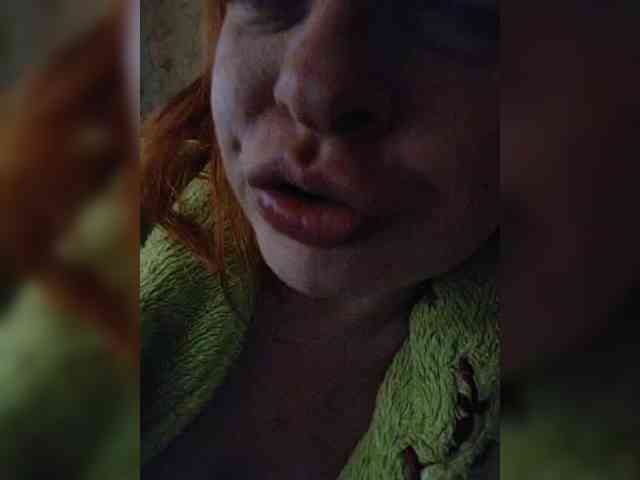 Dinochka38 webcam