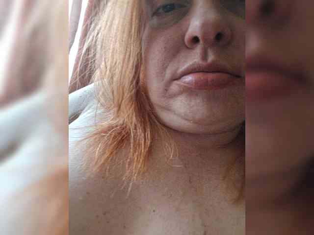 Dinochka38 webcam