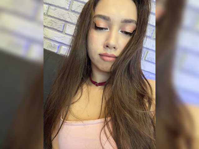 le modèle Jade8887 est en webcam porno dans un show sur le site bongacams, il possède les tags suivants: White/Caucasian,Brunette,Shaved