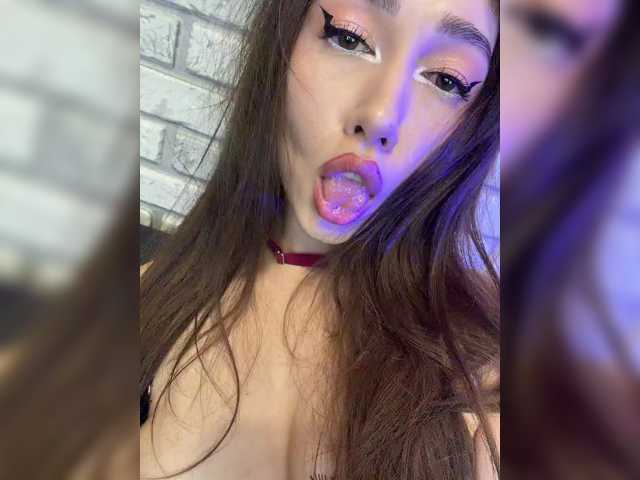 Jade8887, live now on BongaCams
