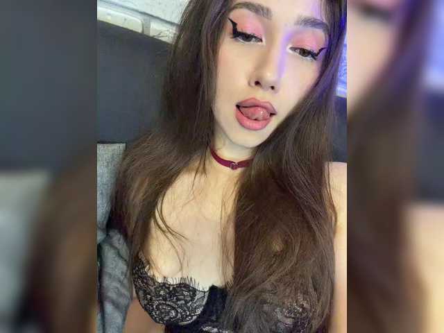 Jade8887, live now on BongaCams