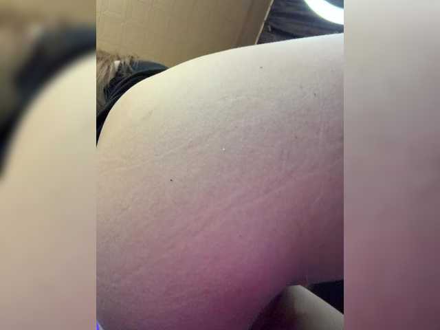Jade8887 live cam on BongaCams
