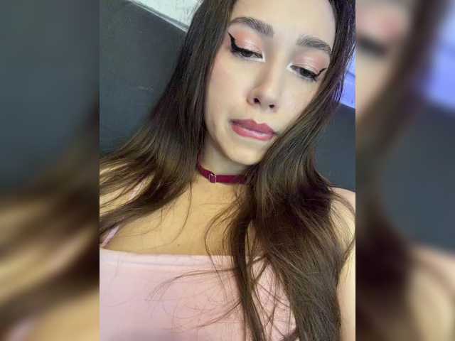 Jade8887 live cam on BongaCams