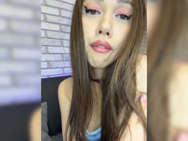 Jade8887 live cam on BongaCams