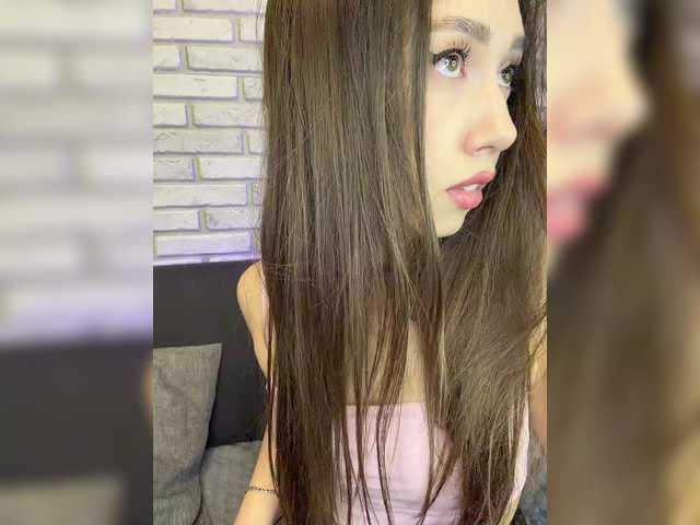 Jade8887 live cam on BongaCams