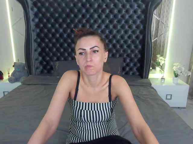 RebecaDiamond bongacams