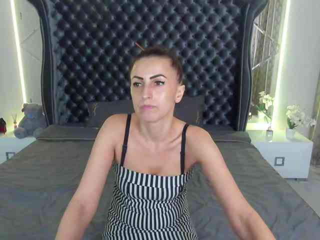 RebecaDiamond bongacams