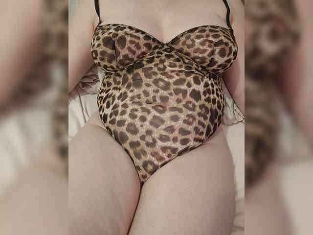 Model ini sedang live sekarang. WetTigress