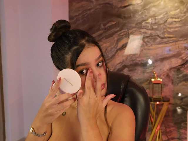 AbellaCroft live cam on BongaCams