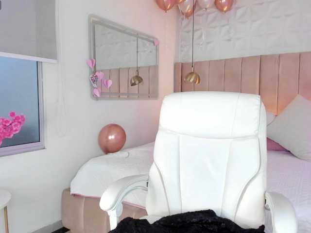 milu-beluci live cam on BongaCams