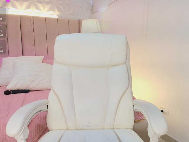 milu-beluci live cam on BongaCams