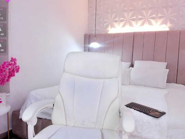 milu-beluci live webcam show