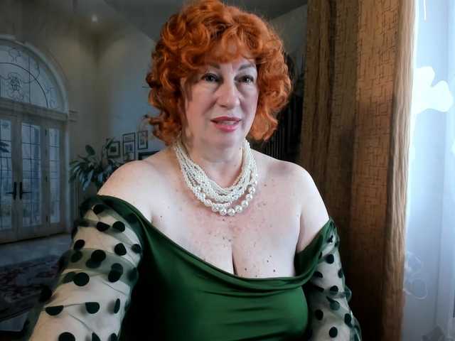 LuckySveta's BongaCams show and profile