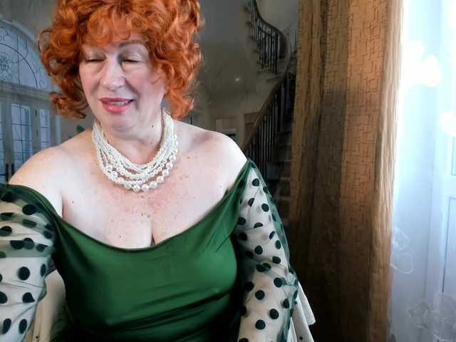 LuckySveta's BongaCams show and profile