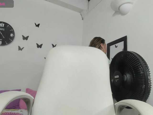 Evil-neighbor live cam on BongaCams