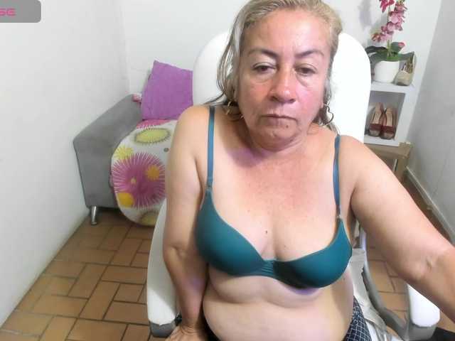 Evil-neighbor live cam on BongaCams
